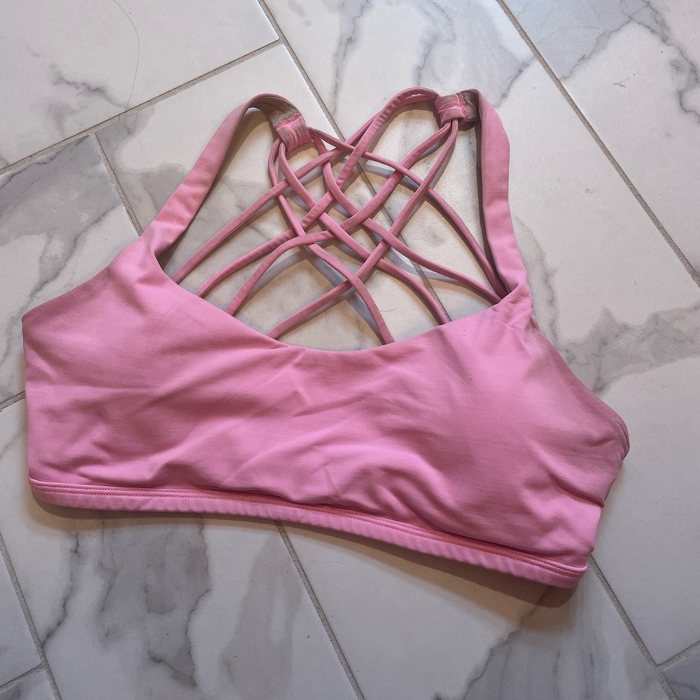 Lululemon Free to Be Bra
